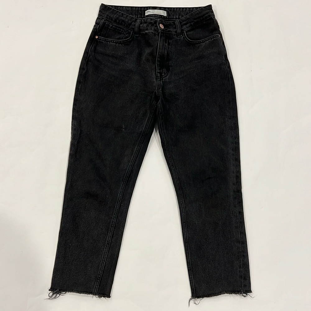 Zara black cropped ankle high waisted jeans size 4
